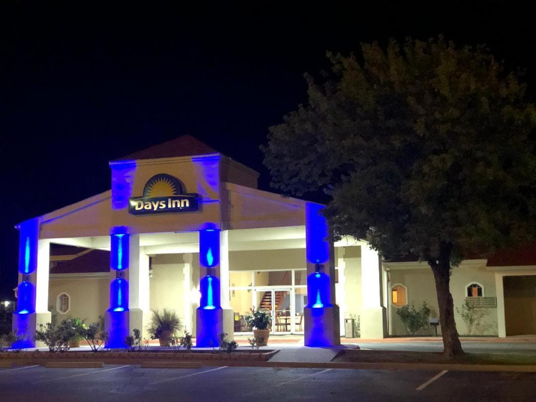 Days Inn By Wyndham Eastland エクステリア 写真