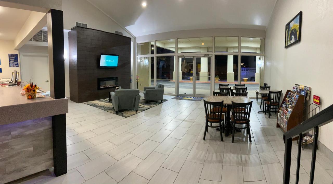 Days Inn By Wyndham Eastland エクステリア 写真